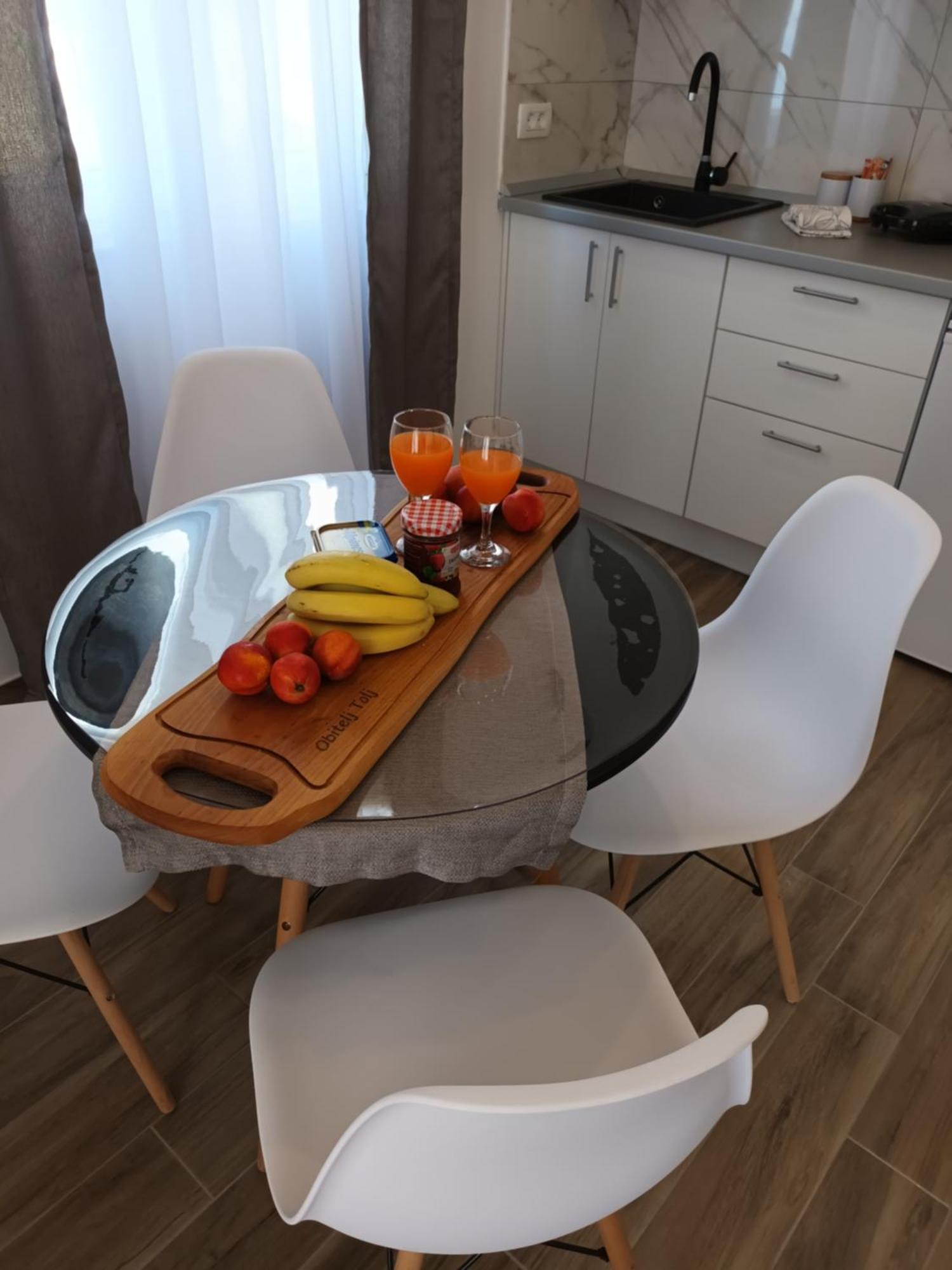 Apartmani Tolj Makarska Buitenkant foto